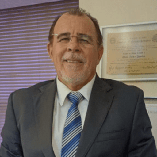 Edson Daltro - Sócio fundador da Visão Consultoria e Auditoria Contábil em 1994. Contador e Advogado com experiência em assessoria empresarial.